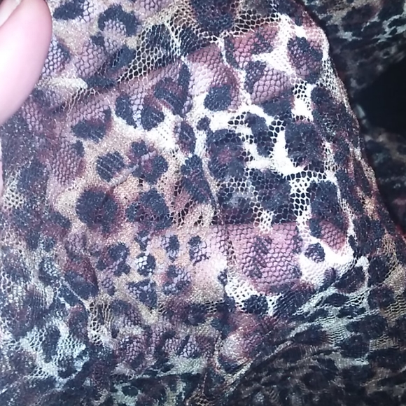 XL Wet Seal cheetah top - Picture 3 of 3